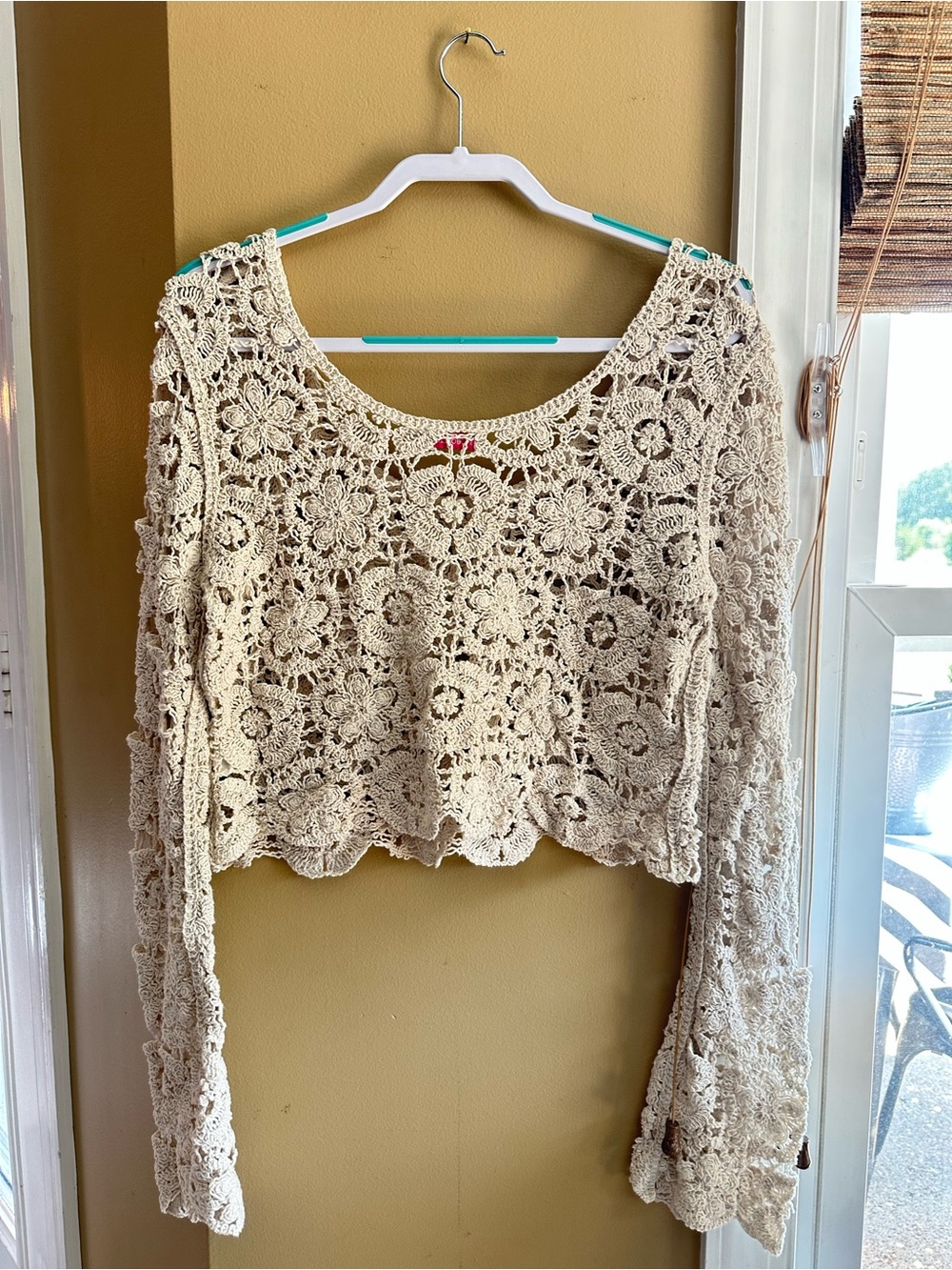 Shoe Dazzle Cream Crochet Lace Long-Sleeve Top
